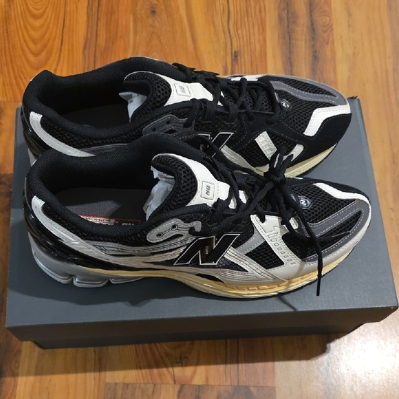 NEW Balance 1906U Black Sea Salt Magnet White - Picture 2 of 6